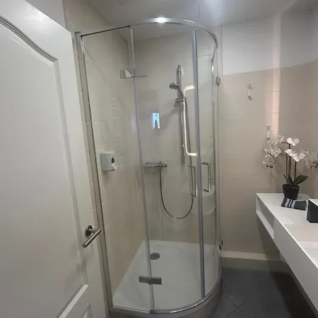 Appartement Modernes Harz Ueber Den Baumspitzen *